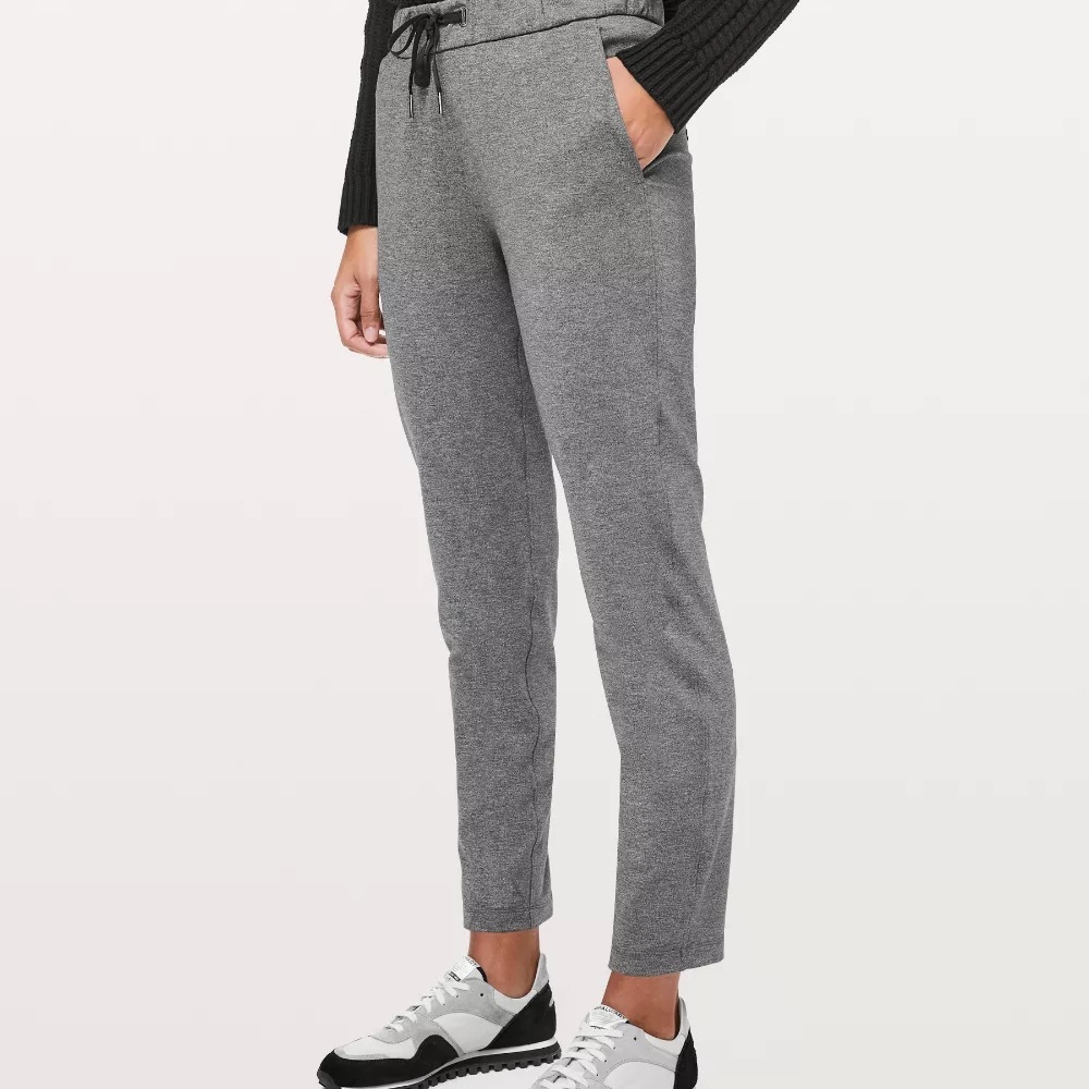 Lululemon Athletica Heathered Gray “on the fly” 7/8 pant